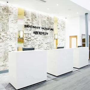 Sandman Signature & Hotel